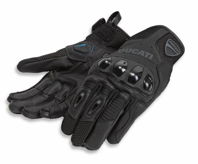 City C4 Black